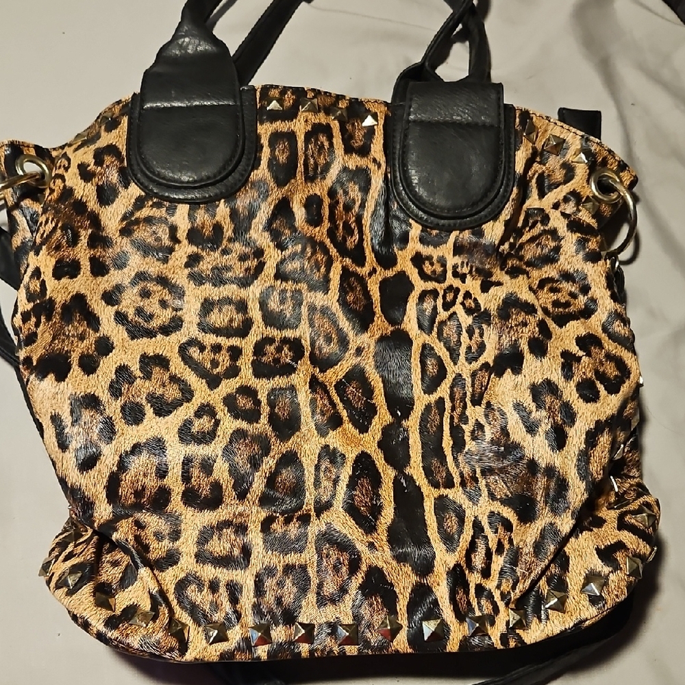 Yoki Leopard Print Shoulder Bag with Black Details
